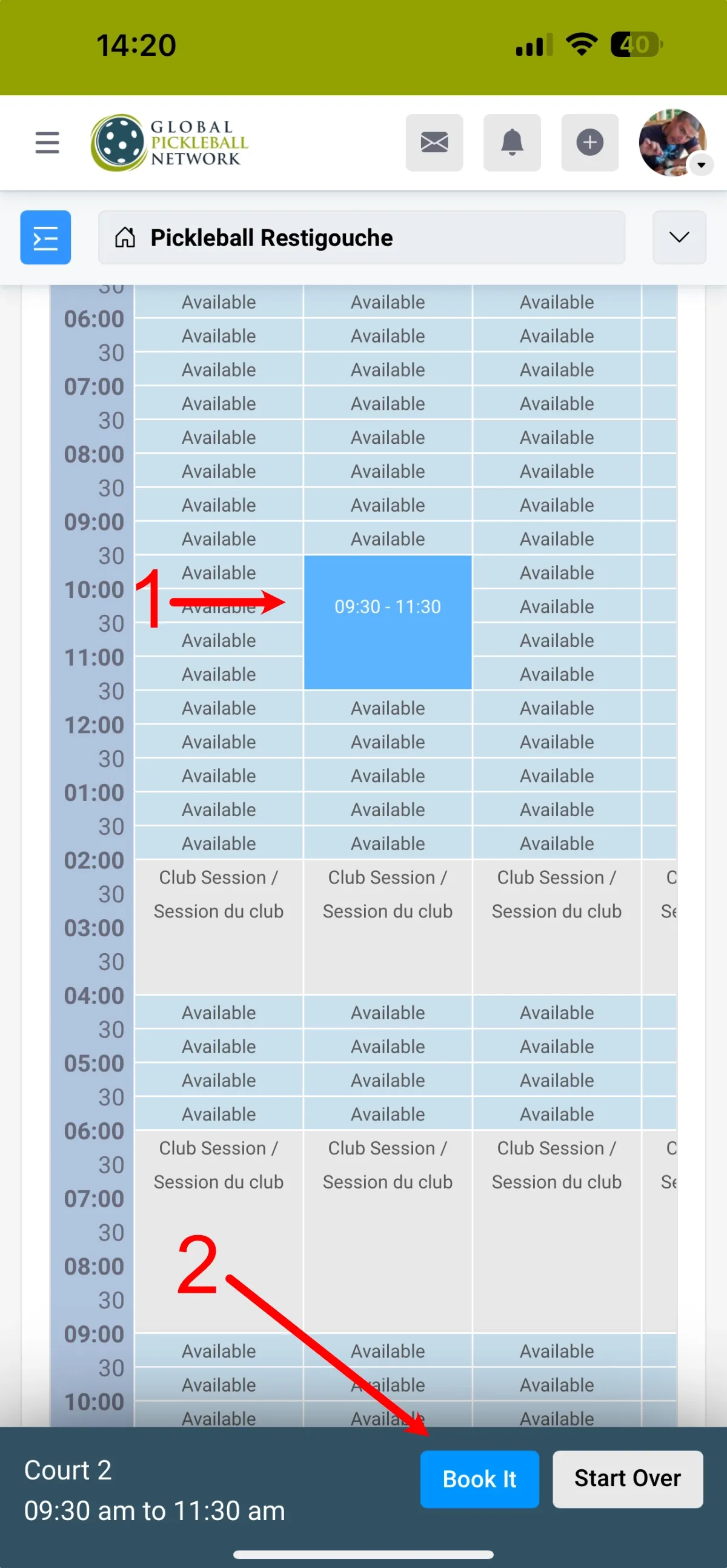 Screenshot of selecting a court and time on a phone